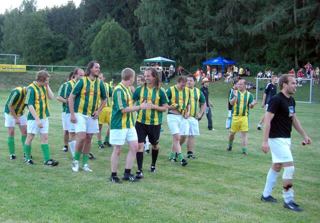 Mit 2:0 gewinnt Lützelburg gegen Bauwagen Eisenbrechtshofen