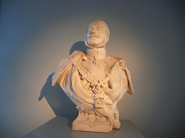 Büste von Georg V. erklärte "...vor allen Unseren Unterthanen laut und feierlich die Einverleibung des Unserem Königlichen Hauses angestammten Königreichs Hannover in die Preußische Monarchie für null und nichtig ..."