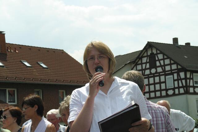 Die Vorsitzende freut sich daß so viele Gäste gekommen sind