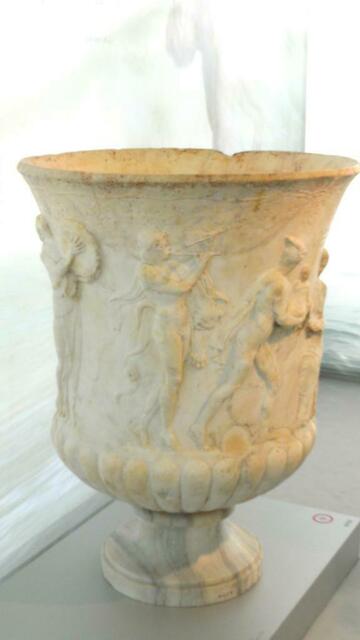 Marmor-Prunkgefäß aus Griechenland; Deko in Villa v. Pompeji