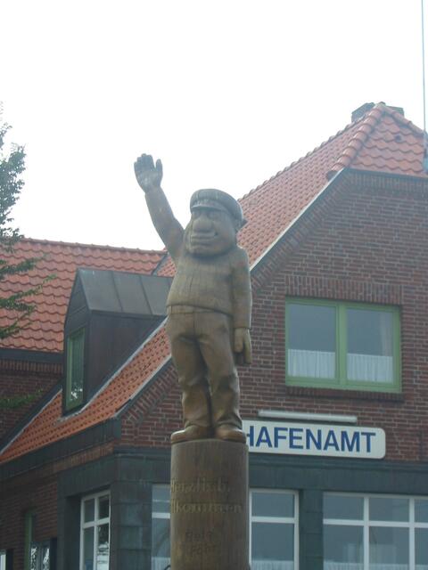Vor dem Hafenamt