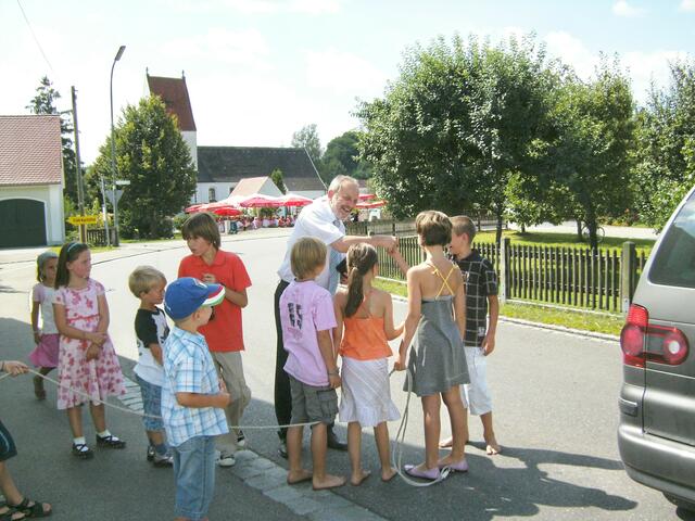 Bgm. Habermann muß sich den Weg freikaufen