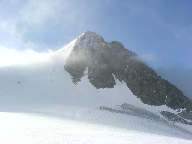 Und man sieht nun das erste Mal das Ziel: Den Piz Morteratsch