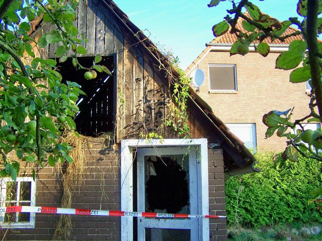 Unmittelbar da hinter ein Nachbargebäude