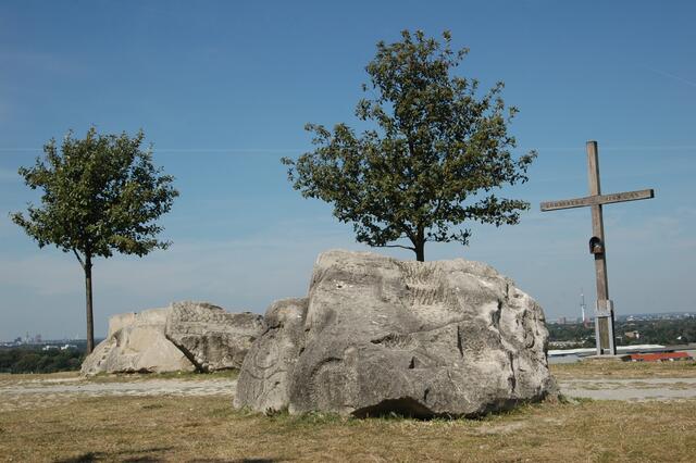 Riesige Felsbrocken auf dem Gipfel