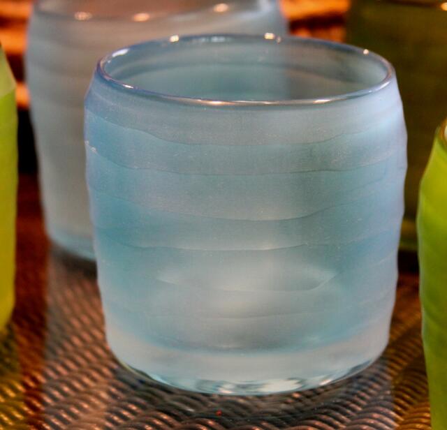 Glas in Blau