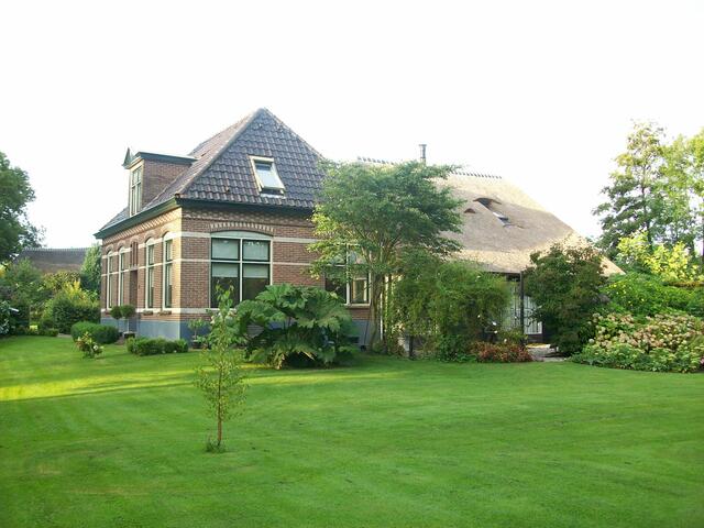 Strohdachhaus in Giethorn an der Grachten