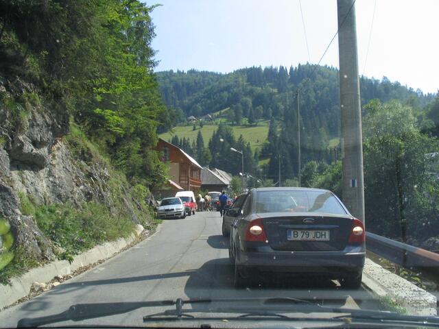 Stau, da der hintere Laster keinen Rückwärtsgang hatte