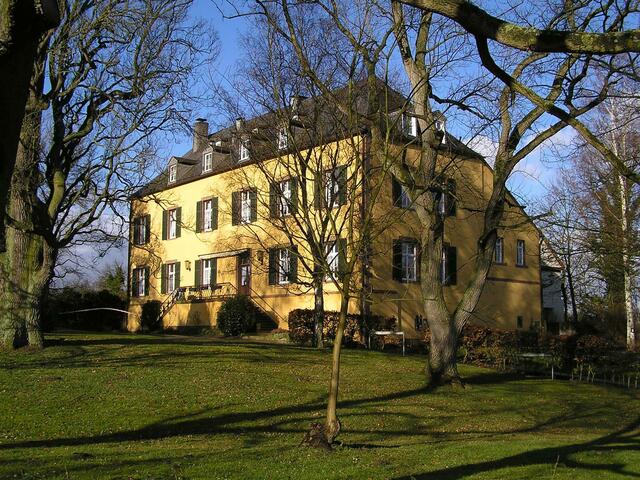 Landauer Schloß - jetzt Alten- und Pflegeheim