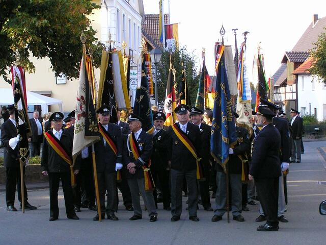 Der Tag der Fahnenweihe, 23 Fahnenabteilungen warten
