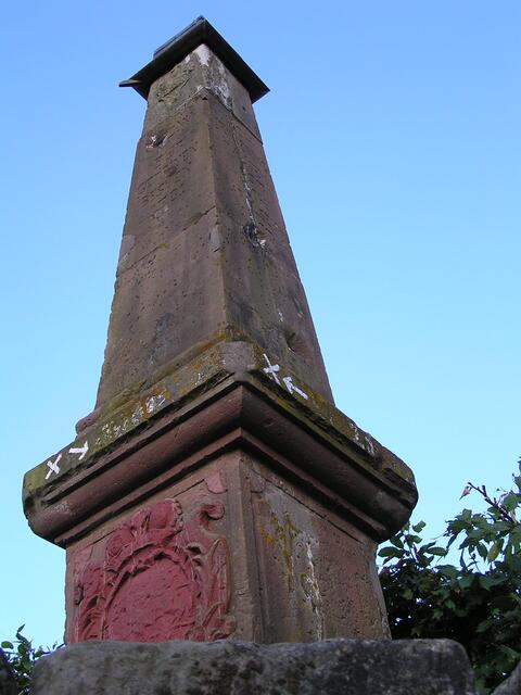 fürstlicher Gedenkstein an der alten Landesstrasse zwischen Twiste und Mengeringhausen