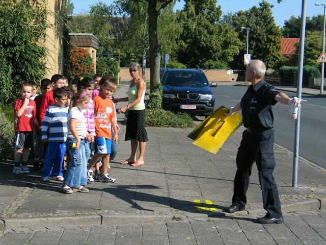 Beim Sprayen und Schulwegtraining