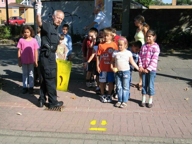 Beim Sprayen und Schulwegtraining