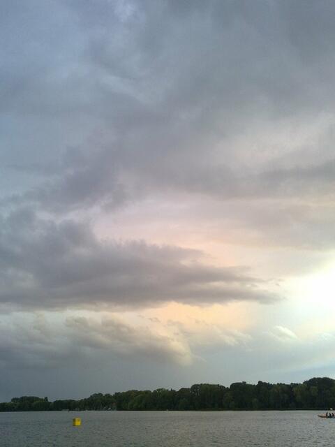 Der Tag verabschiedet sich mit einem beeindruckenden Himmel!