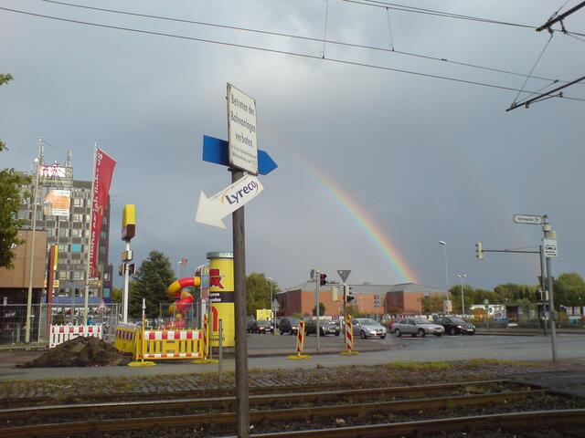 ...Strasse angekommen...