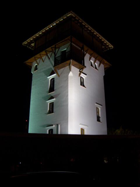 Turm in der Hafeneinfahrt