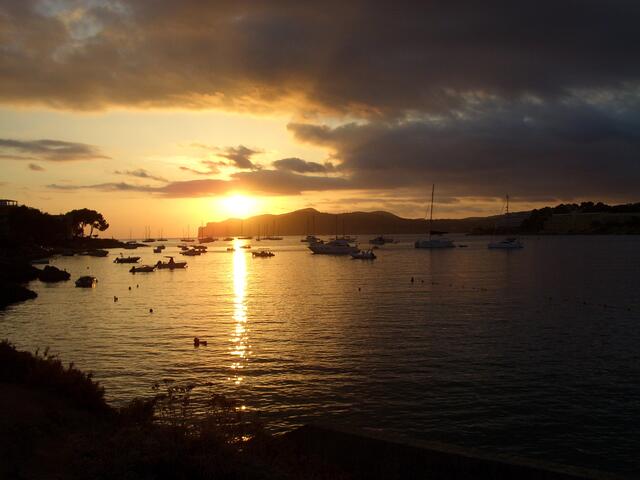Traumhafter Sonnenuntergang in der Bucht von Santa Ponsa