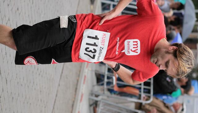 Nach 4 km im Ziel Frederic Henze