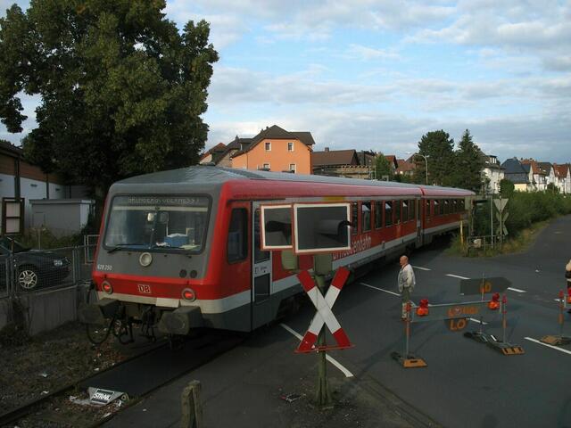 Am Bahnübergang in Lollar