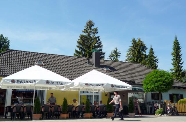 Café und Eisdiele an der Hauptstraße