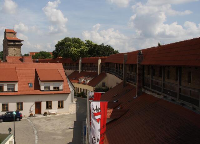 Stadtmauer mit Blick auf das Reimlinger Tor