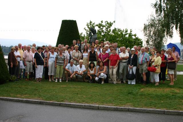 Gruppenfoto am Genfer See an der Sisi-Statue
