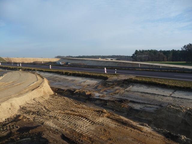 14.12.2008 Jetzt erkennt man auch schon die Auffahrt auf die Umgehung in Richtung Burgdorf/Weststadt - Sorgensen.