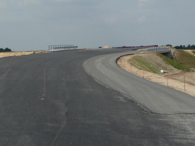 10.05.2009 Das ist die Sicht, wenn man aus Burgdorf kommend nach Hannover fahren will. Rechts geht es nach Otze/Celle.