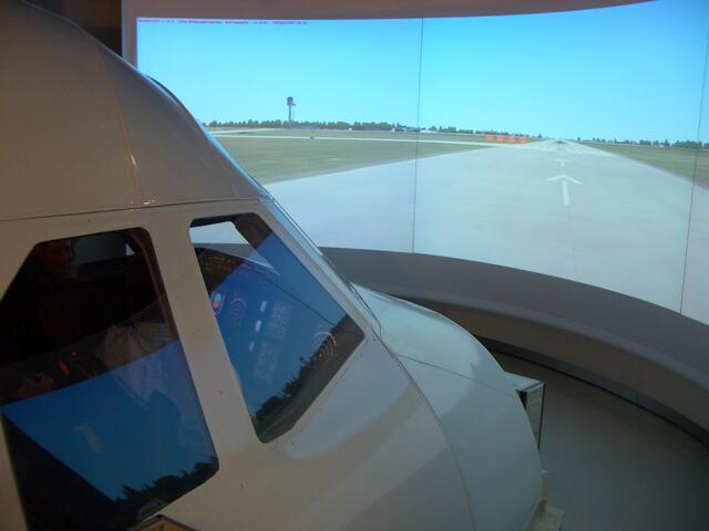 Der Flugsimulator...ganz schön aufregend