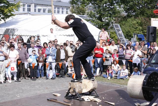 Der underhand chop erfordert Kraft und Genauigkeit