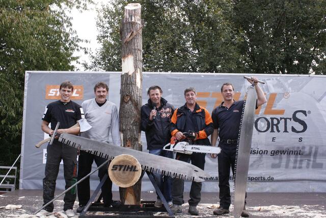 Das gesamte Timbersports Team