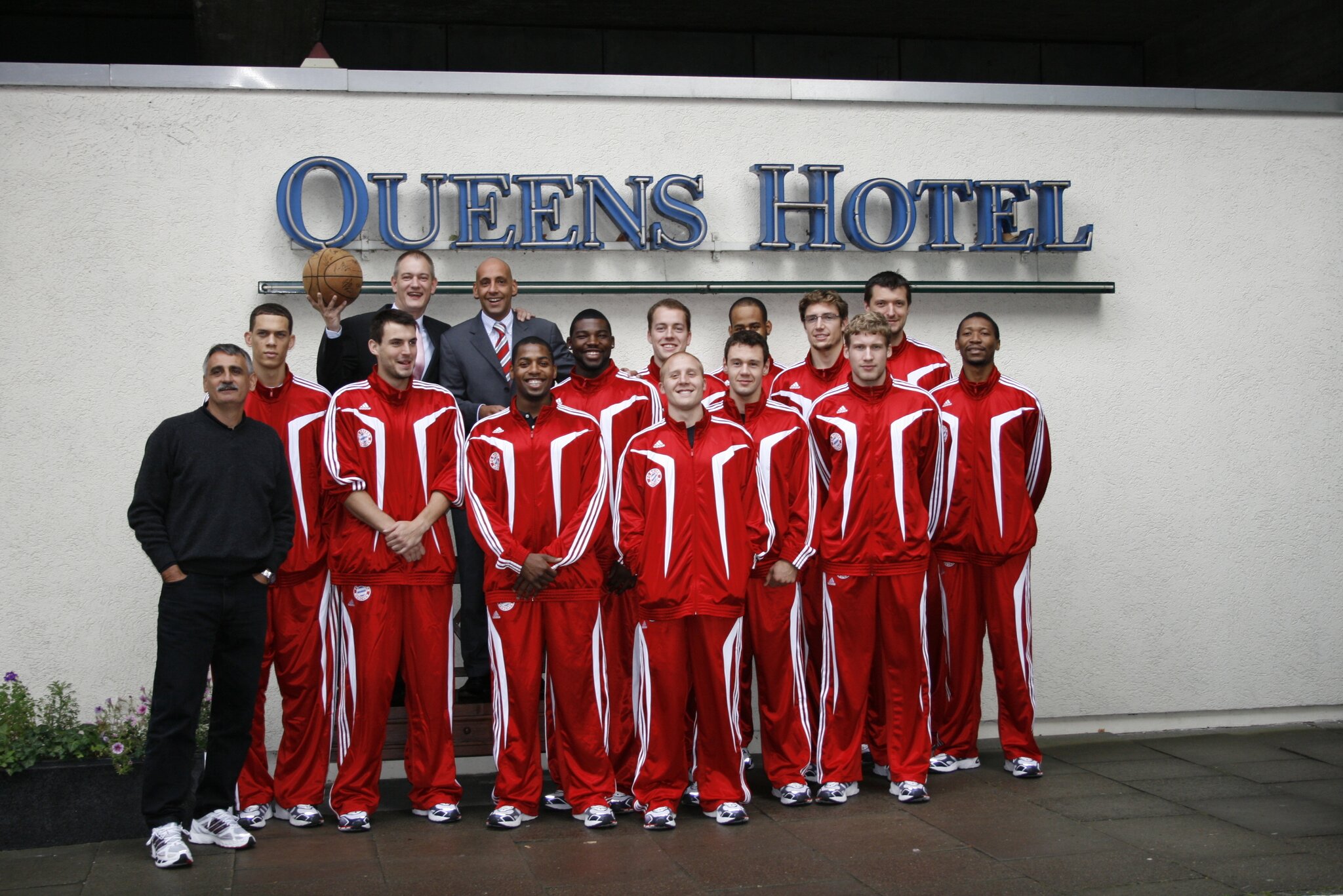 fc-bayern-zu-gast-im-queens-hotel-hannover-hannover-bemerode