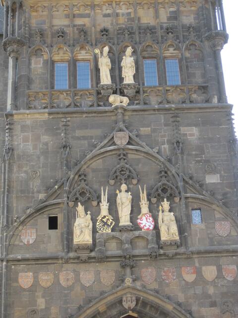 Östlicher Brückenturm