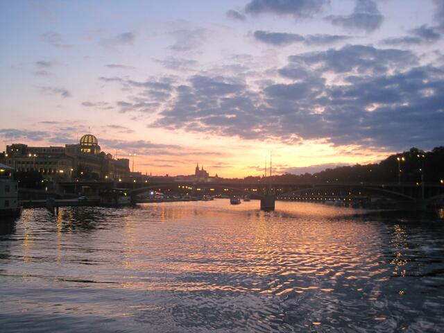 Sonnenuntergang an der Moldau