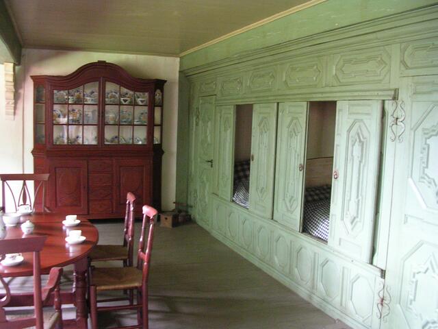 --- mit eingebauten Schlafkammern