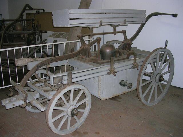 Alte Feuerspritze