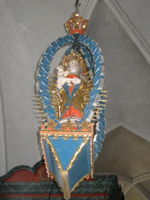 das älteste Stück, der Marienleuchter von 1390