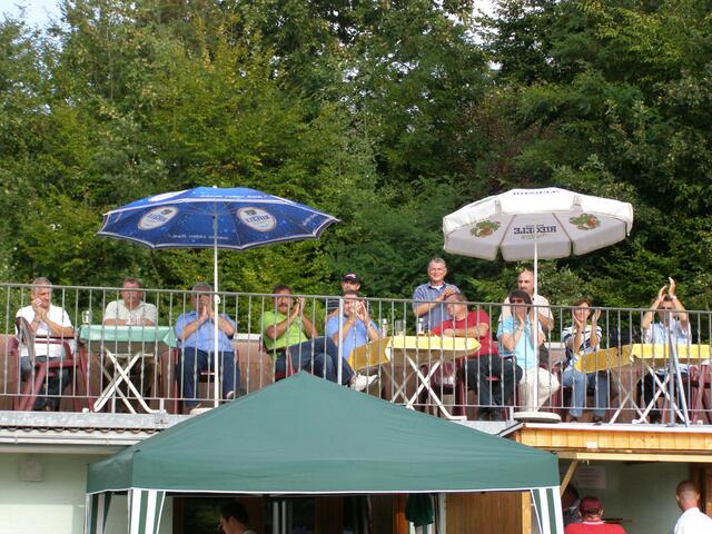 Die Fans applaudieren
