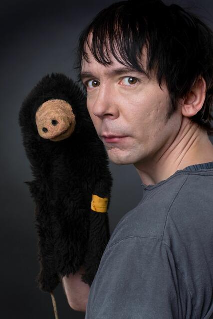 René Marik und der Maulwurf | Foto: http://www.renemarik.de/cnt/pic/RenMarik03.jpg