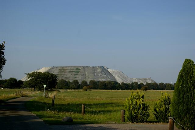 Blick von der Kirche zum Kaliberg