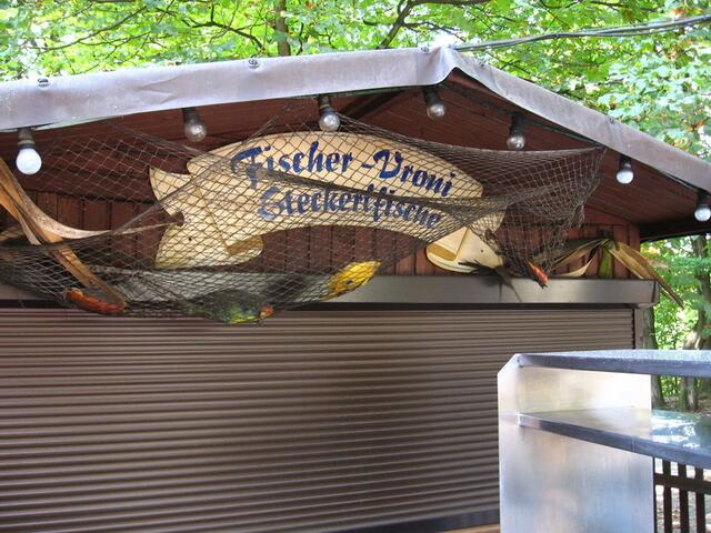 Die Fischer-Vroni is(s)t heute auswärts: Heute bleibt hier der Grill kalt, denn die Vroni ist auf dem Oktoberfest