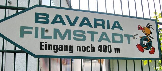 noch 400 m. Wir machen weiter, im Schlepptau eine Schulklasse und 2 gestresste Lehrerinnen...