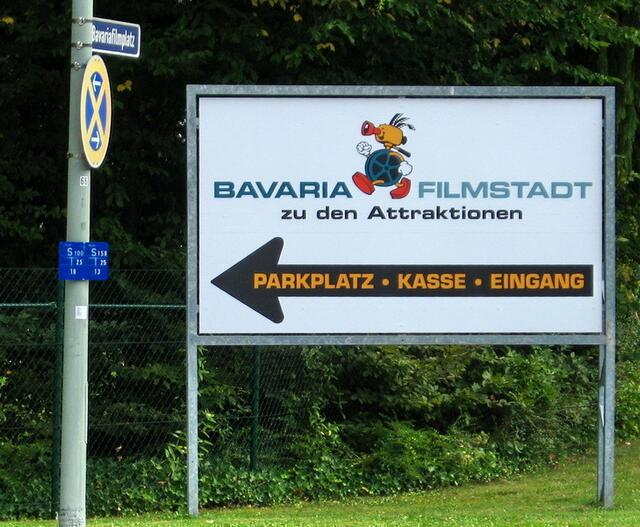 Wir folgen dem Pfeil "Eingang", zunächst noch frohen Mutes...