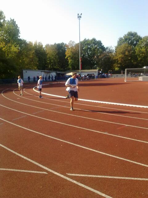 Volle Action bei dem Staffellauf