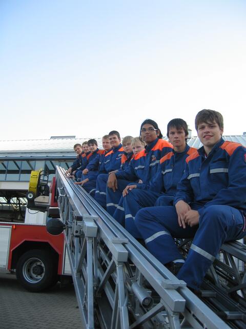 Gruppenfoto auf der Drehleiter