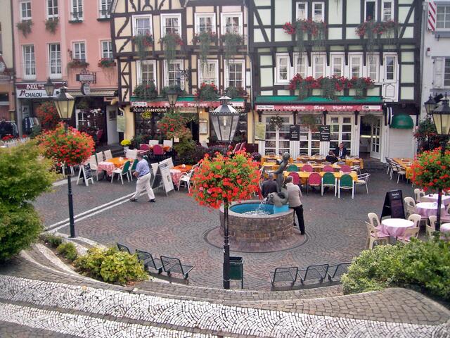 der Strünzer-Brunnen auf dem Burgplatz