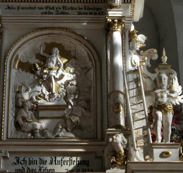 Evangelisch ist nicht nur viel Predigt (viel Wort), sondern auch aktives Handeln, also ran an die Leiter, mithelfen