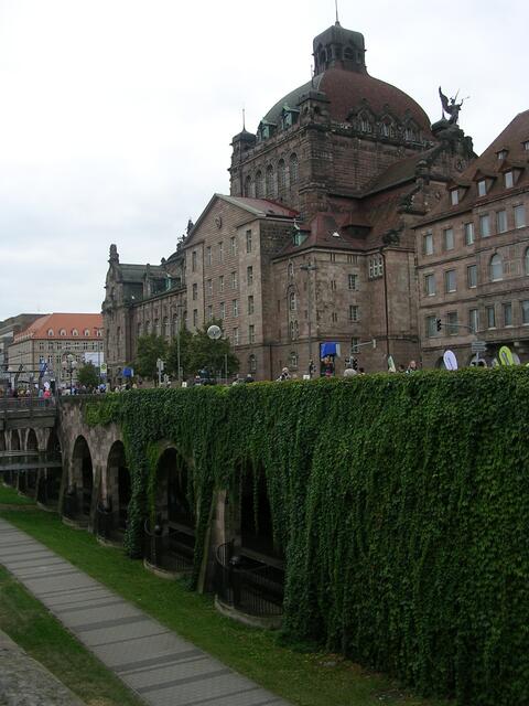 Oper und U-Bahnstation