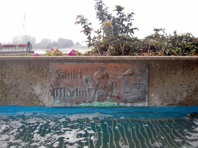 Der St. Martin-Brunnen an der Fähre
