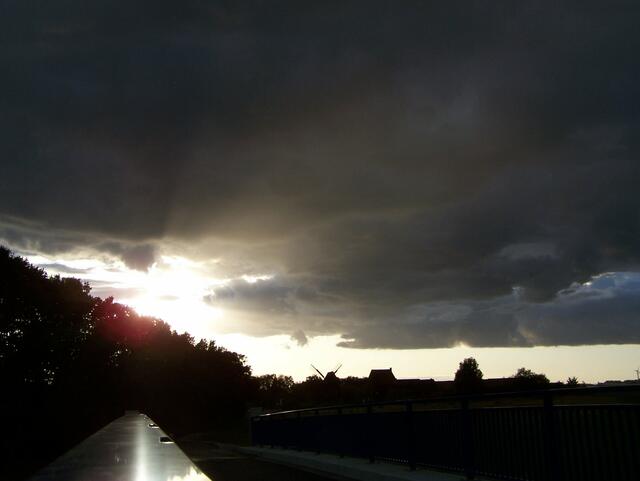 Wolkenspiel am Mühlenweg zwischen Burgdorf und Sorgensen
